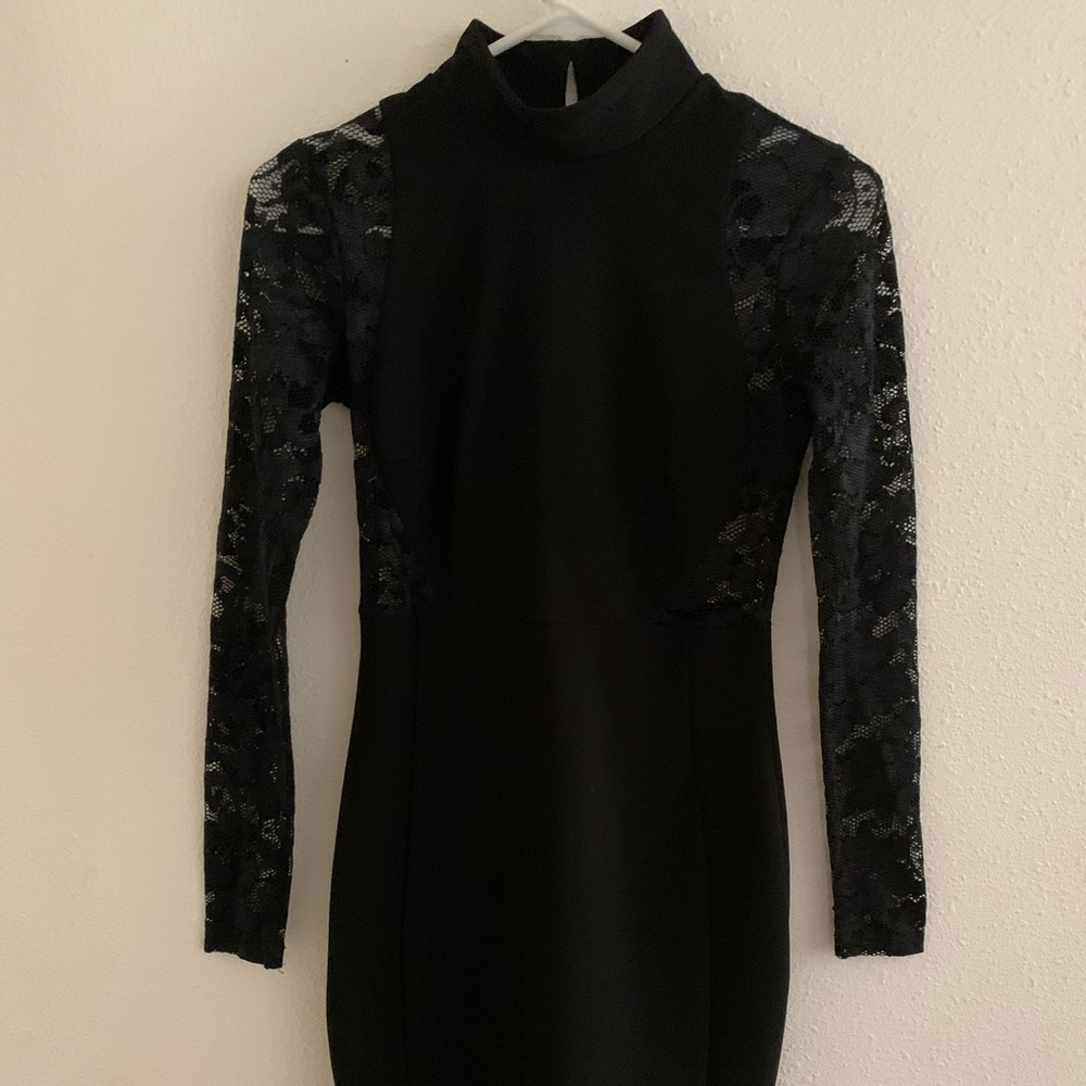 Black bodycon dress with lacy sleeves & bare back